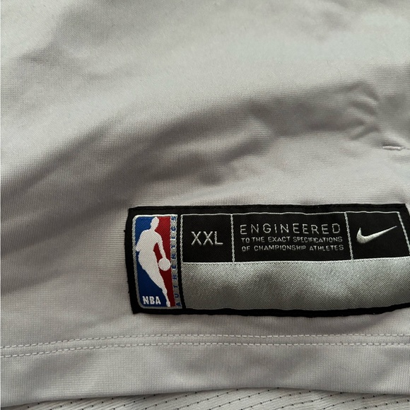 BOSTON CELTICS T SHIRT - Picture 4 of 4